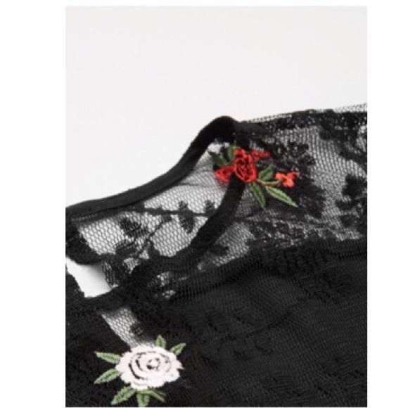 Embroidered Lace Yoke Keyhole Back Top...Sz: Large - Picture 4 of 4